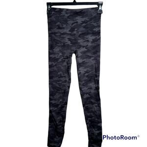 Spanx Look at Me Now Seamless Leggings Heather Camo size Small NWT